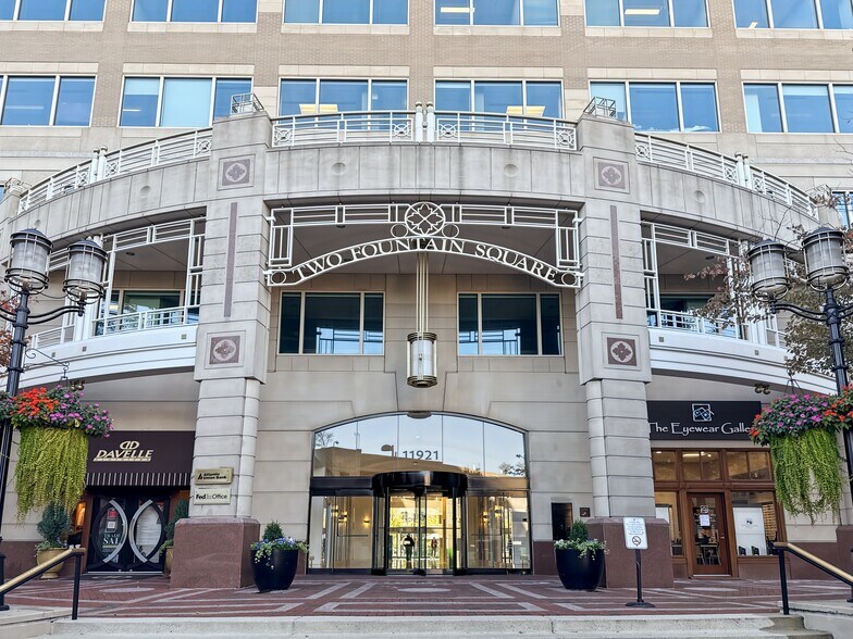 More Photos Of 11921 Freedom Dr, Reston Coworking Space