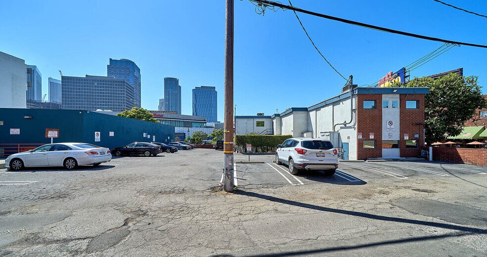 More Photos Of 10231 Santa Monica Blvd, Los Angeles Medical For Sale
