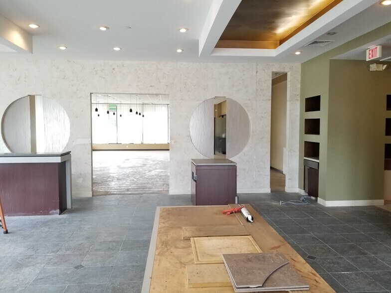 More Photos Of 574 Washington St, Easton Freestanding For Lease