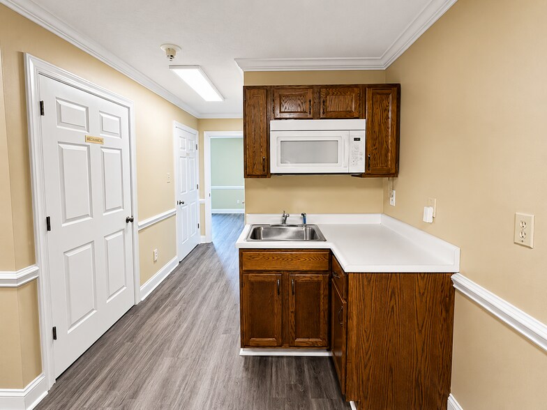 More Photos Of 581 Executive Pl, Fayetteville Office For Sale