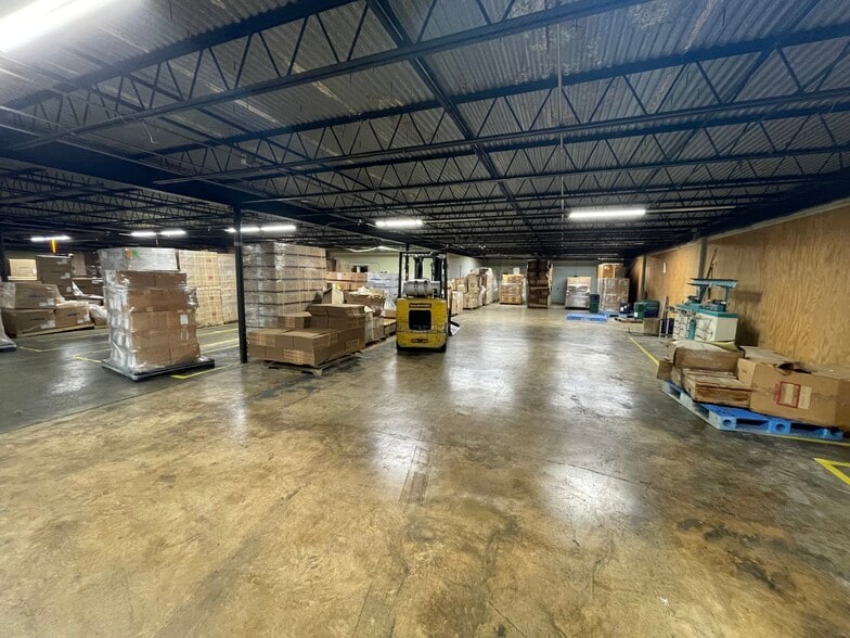 More Photos Of 192 Manor Ave SW, Concord Manufacturing For Lease