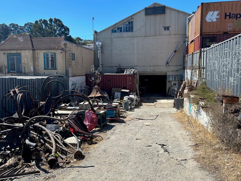 More Photos Of 951A Hudson Ave, San Francisco Warehouse For Lease