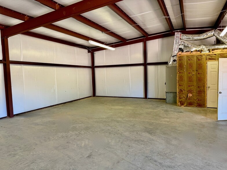 More Photos Of 11412 County 490 rd, Tyler Flex For Lease