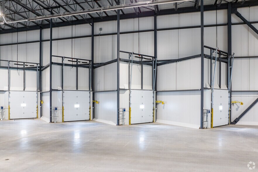 More Photos Of 860 St Turnbull, Beauharnois Warehouse For Sale