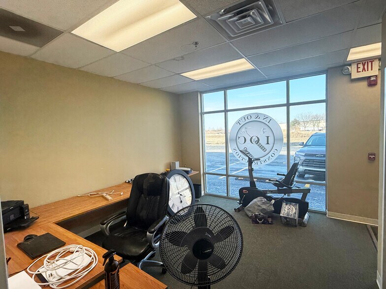 More Photos Of 195 Kendall Point Dr, Oswego Manufacturing For Lease