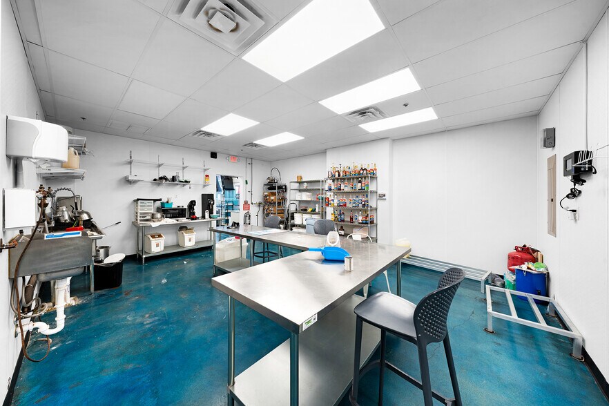 More Photos Of 6601 Horizon Rd, Heath General Retail For Lease