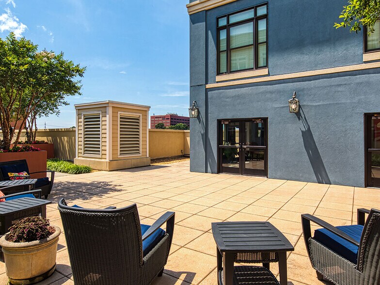 More Photos Of 670 Downey Green, Hampton Apartments For Sale