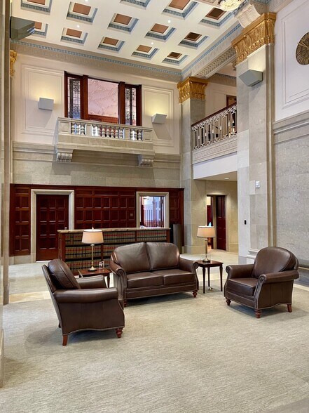 More Photos Of 225-231 E Redwood St, Baltimore Office For Lease