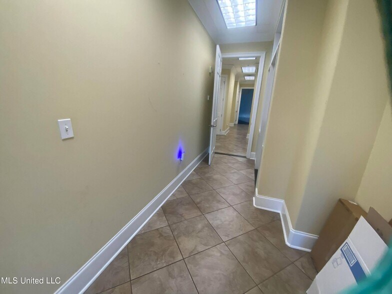 More Photos Of 2228-2230 Beach Dr, Gulfport Apartments For Lease