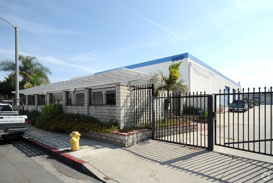 Primary Photo Of 930 Lawrence St, Placentia Warehouse For Lease
