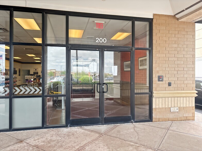 More Photos Of 303 N Stadium Blvd, Columbia Coworking Space