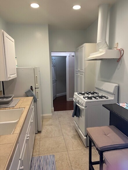 More Photos Of 1025 Locust Ave, Long Beach Apartments For Sale