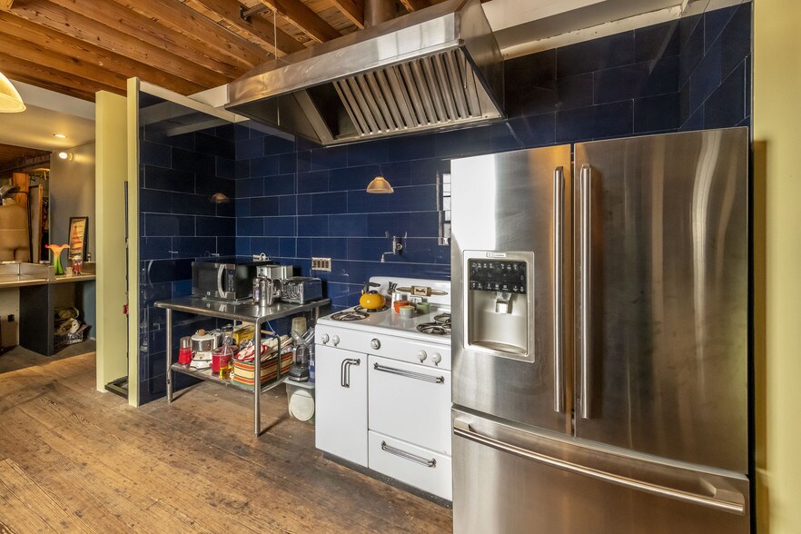 More Photos Of 502 N Hickory St, Champaign Research And Development For Sale