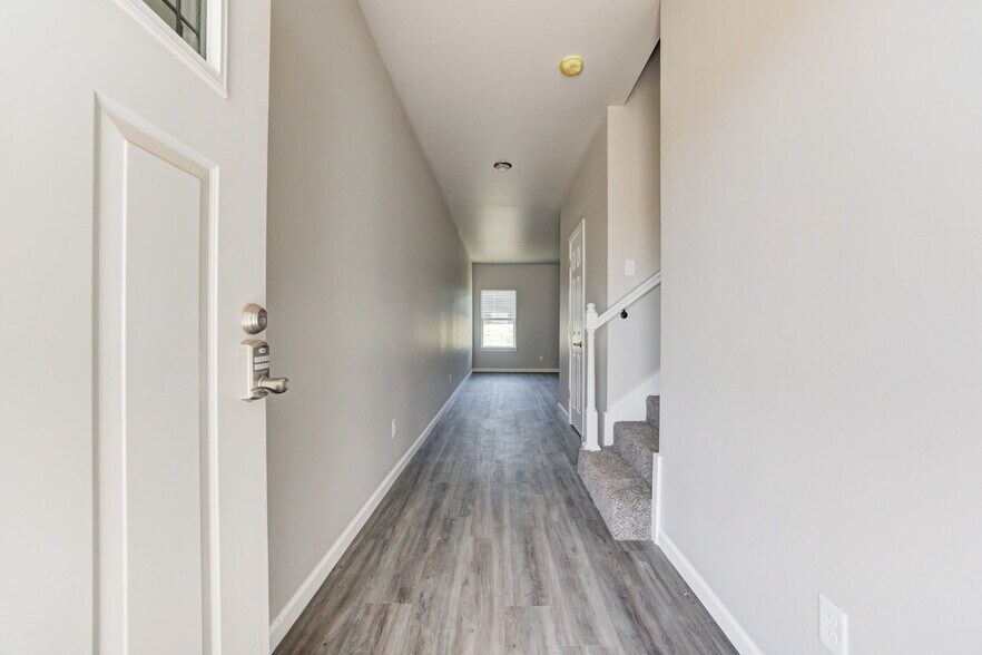 More Photos Of 12001 Rivers Trl, Oklahoma City Specialty For Sale