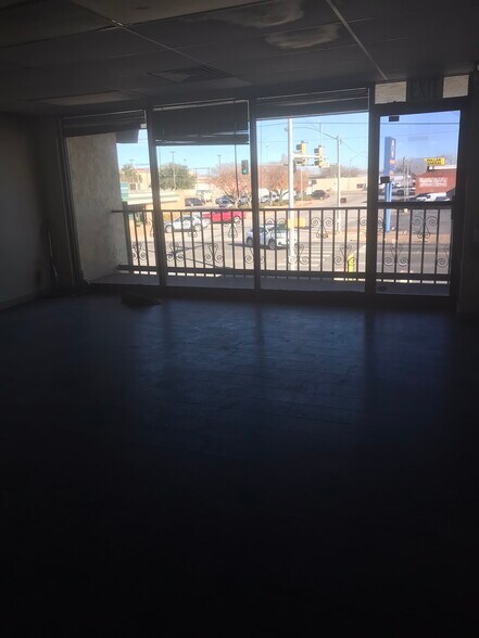More Photos Of 210 S 4th St, Chickasha Unknown For Lease
