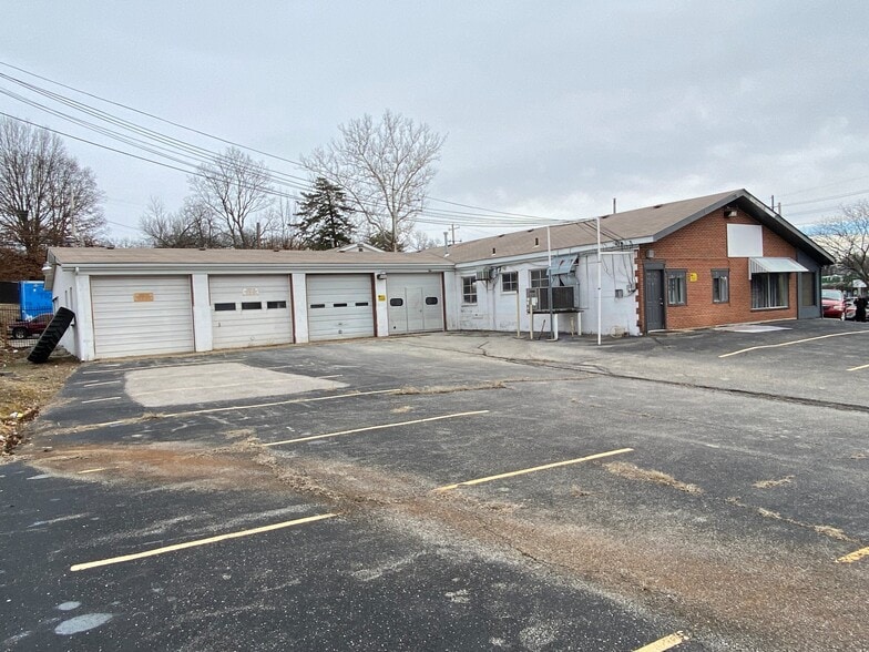 More Photos Of 9197 Saint Charles Rock Rd, Saint Louis Auto Dealership For Sale