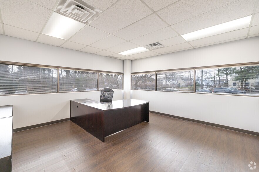 More Photos Of 21-00 State Route 208, Fair Lawn Office For Lease