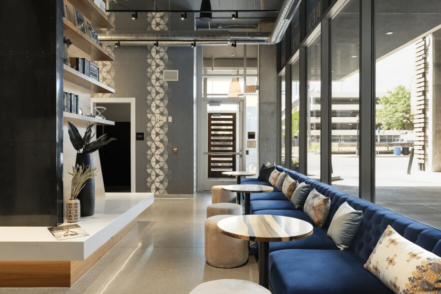 More Photos Of 1300 W Lake St, Minneapolis Apartments For Lease