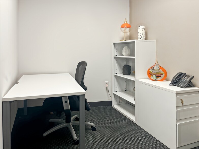 More Photos Of 1 Marina Park Dr, Boston Coworking Space