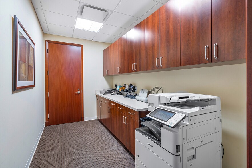 More Photos Of 225 NE Mizner Blvd, Boca Raton Office For Lease