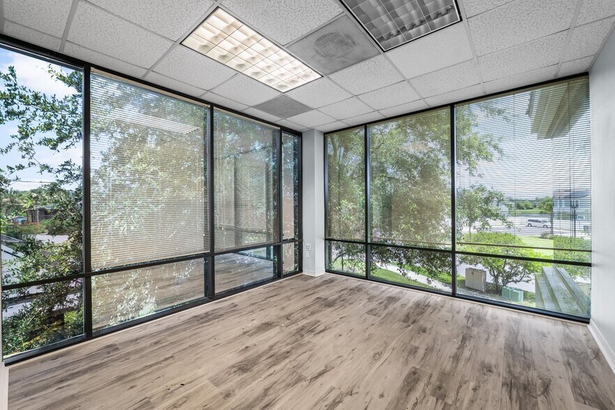 More Photos Of 9250 Cypress Green Dr, Jacksonville Medical For Lease