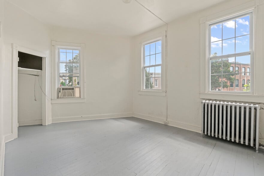 More Photos Of 200 W Lorraine Ave, Baltimore Storefront Retail Residential For Sale