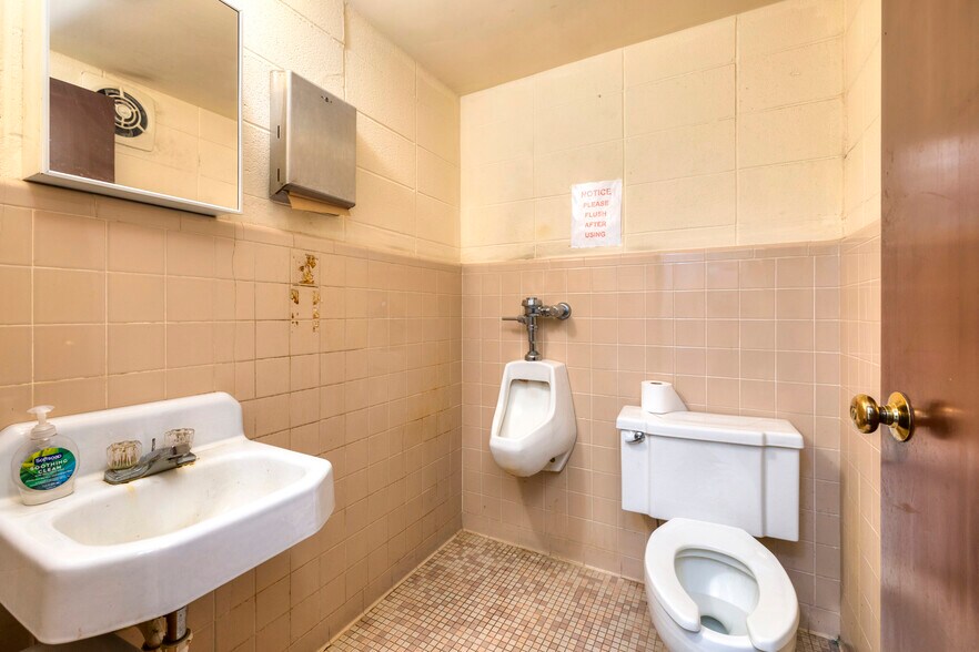 More Photos Of 410 W Liberty St, Sumter Office Residential For Sale
