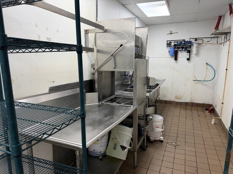 More Photos Of 5 S Kingshighway St, Cape Girardeau Fast Food For Lease