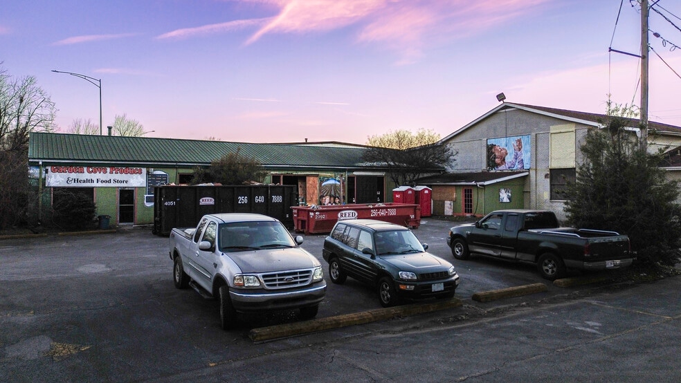 More Photos Of 628 Meridian St N, Huntsville Freestanding For Lease
