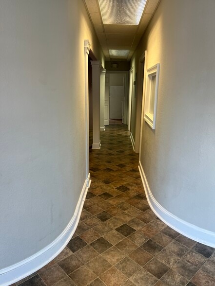 More Photos Of 841 E Main St, Spartanburg Office For Lease