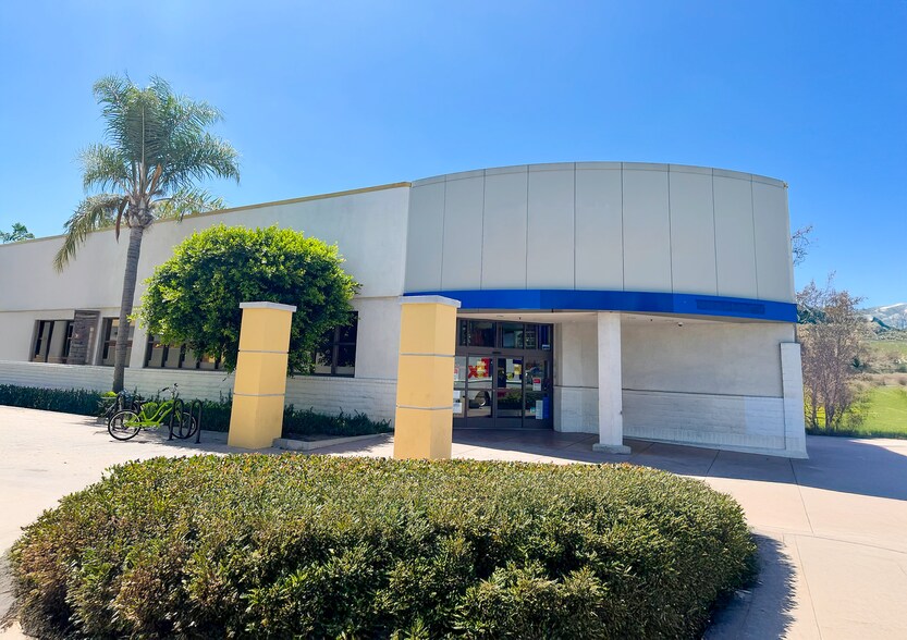 More Photos Of 3802 Culver Ctr, Culver City Drugstore For Lease