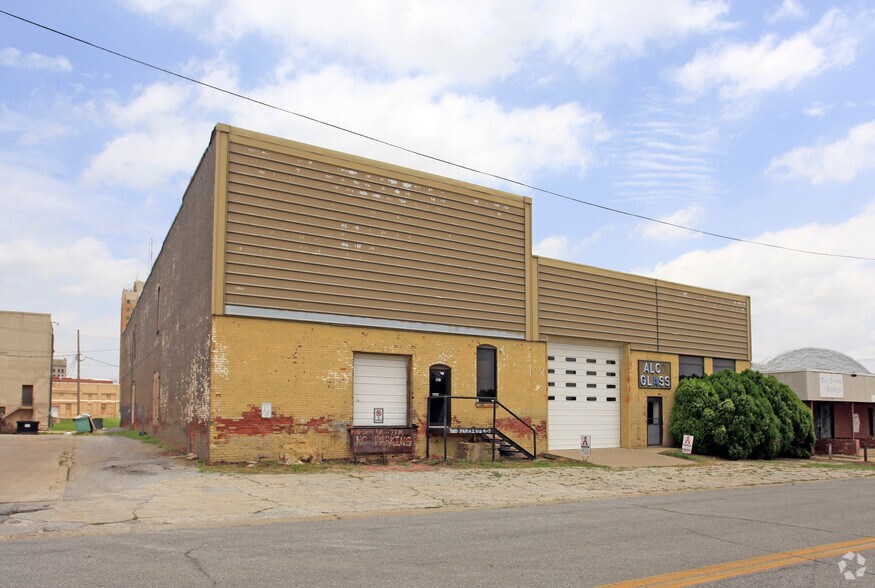 More Photos Of 112 E Cherokee Ave, Enid Manufacturing For Lease