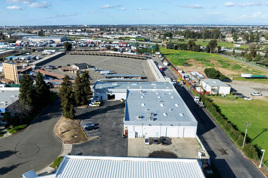 More Photos Of 2216 Cedarvale Dr, Ceres Warehouse For Lease