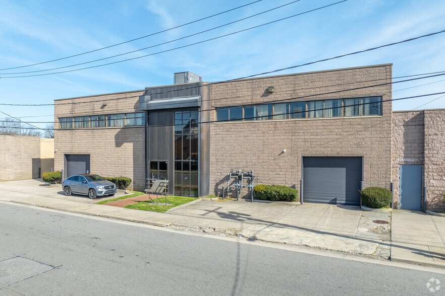 More Photos Of 22 Sprague Ave, Amityville Warehouse For Sale