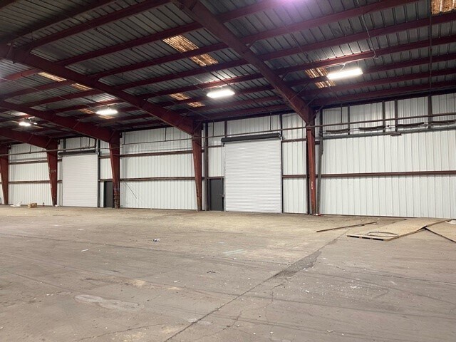 More Photos Of 11765 Darryl Dr, Baton Rouge Warehouse For Lease