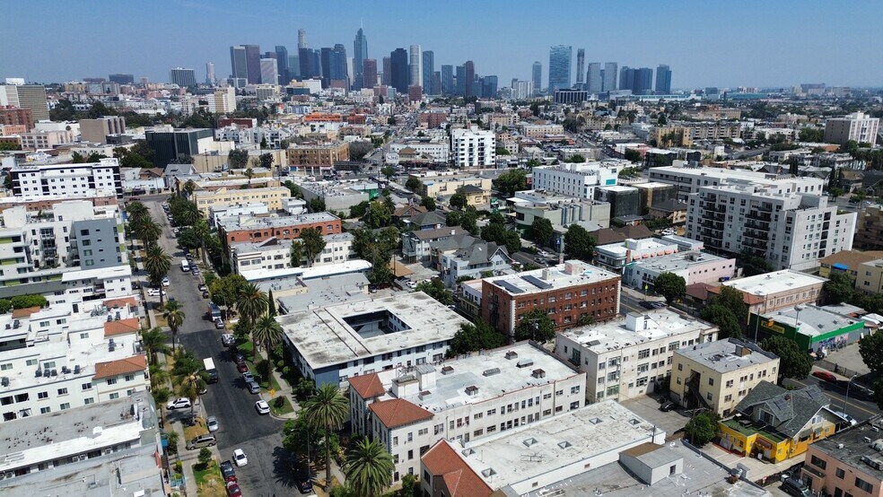 More Photos Of 2910 Leeward Ave, Los Angeles Apartments For Sale