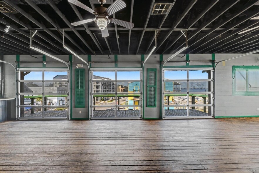 More Photos Of 113 S Beach Blvd, Bay Saint Louis Restaurant For Sale