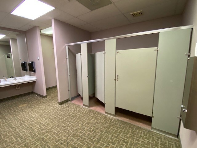 More Photos Of 10501-10553 Battleview Pky, Manassas Light Distribution For Lease