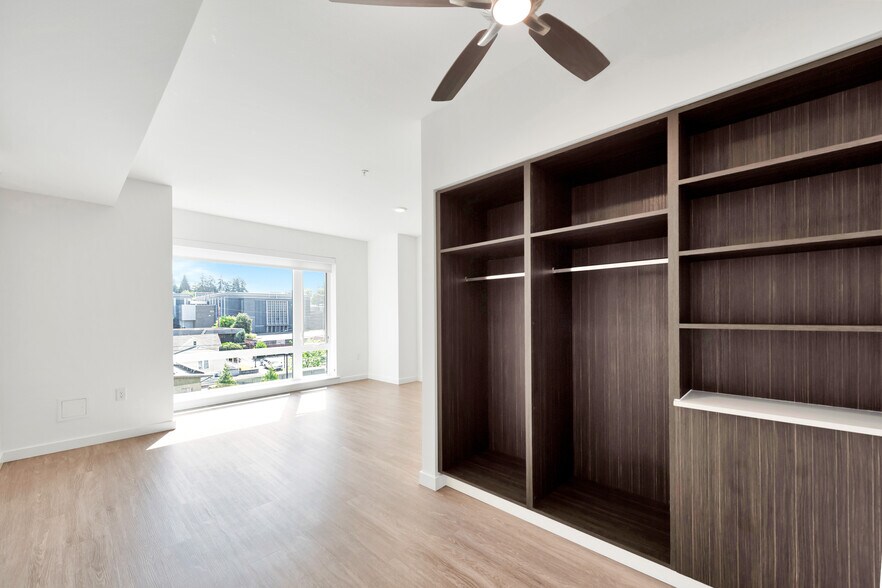 More Photos Of 11125 SE 21st St, Milwaukie Apartments For Lease