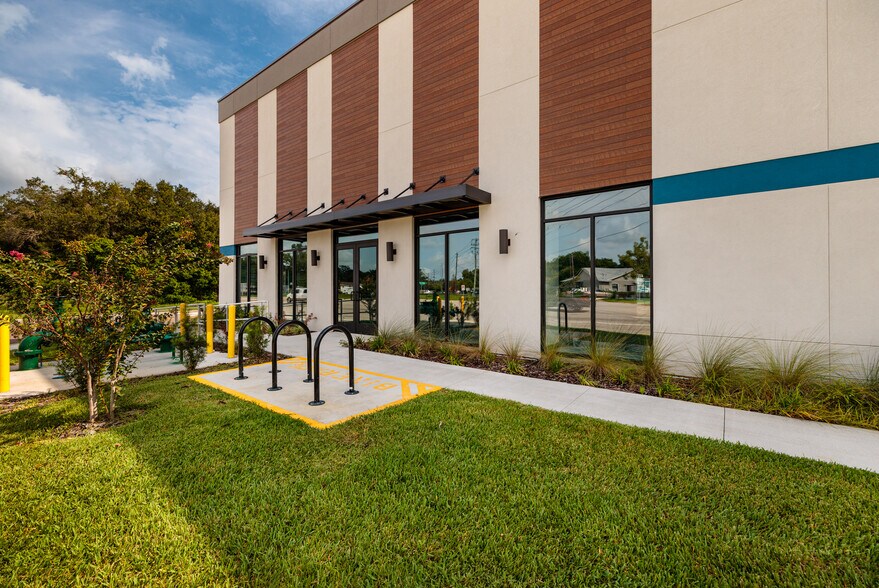 More Photos Of 1530 Kendrick Ln, Lakeland Warehouse For Lease