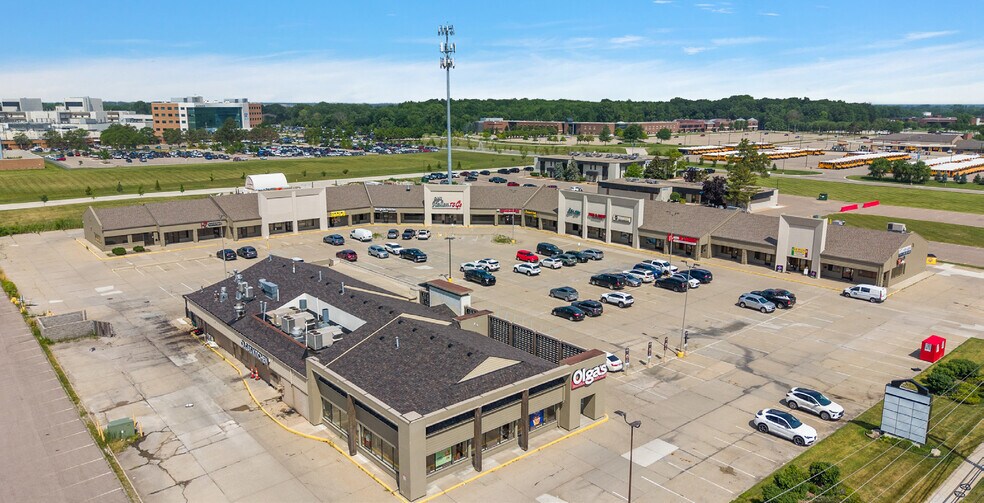 Primary Photo Of 43201-43301 Garfield Rd, Clinton Township Storefront For Lease