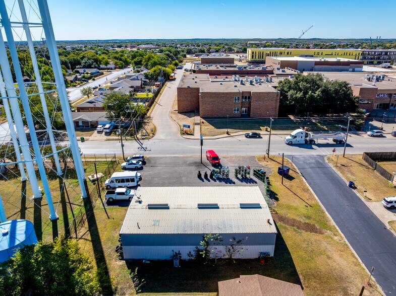 More Photos Of 1004 W Main St, Crowley Auto Repair For Sale