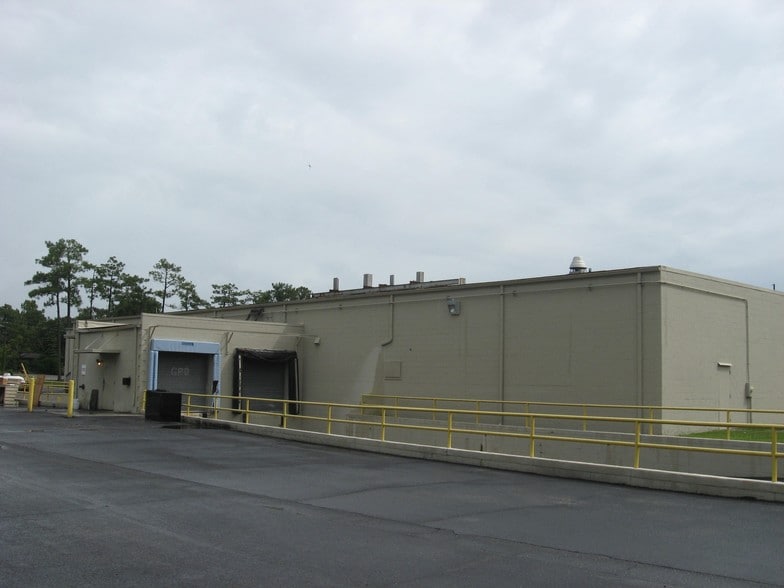 More Photos Of 2307 N College Rd, Wilmington Unknown For Lease