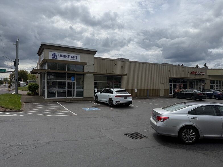 More Photos Of 10721-10729 SE 82nd Ave, Portland General Retail For Lease