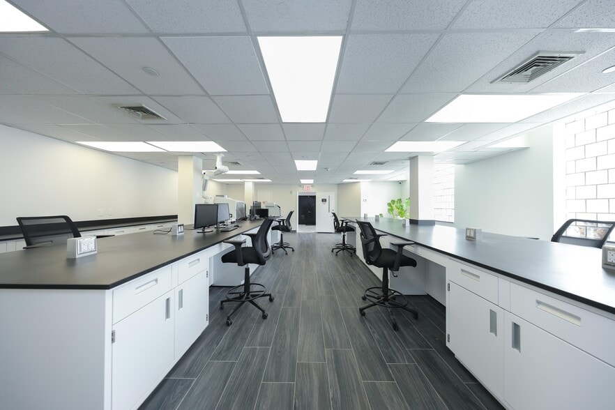 More Photos Of 2940 Richmond Ter, Staten Island Loft Creative Space For Sale