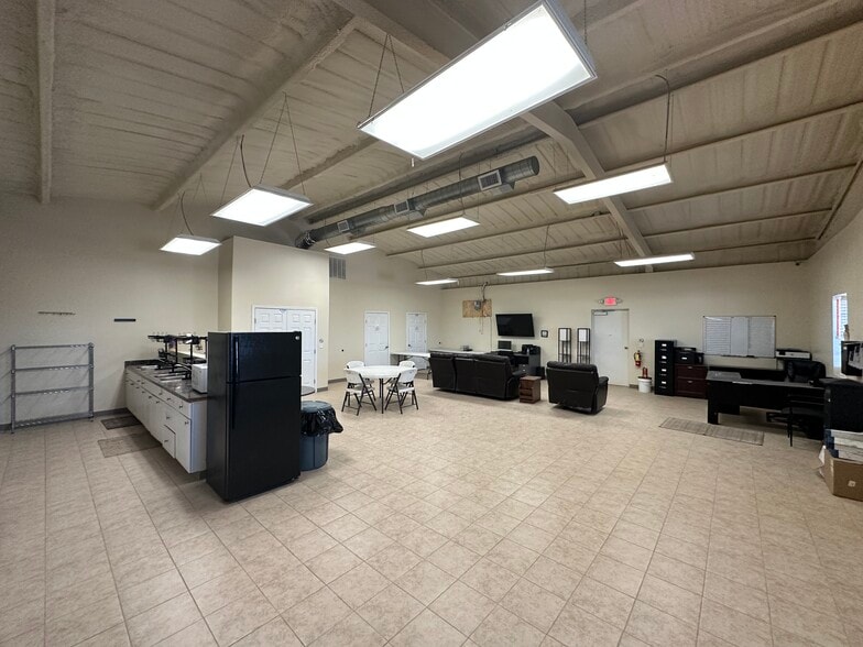 More Photos Of 8700 S County Road 1210, Midland Manufacturing For Sale