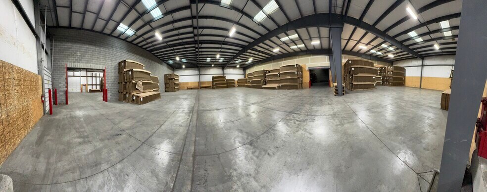 More Photos Of 16121 Business Pky, Hagerstown Warehouse For Lease