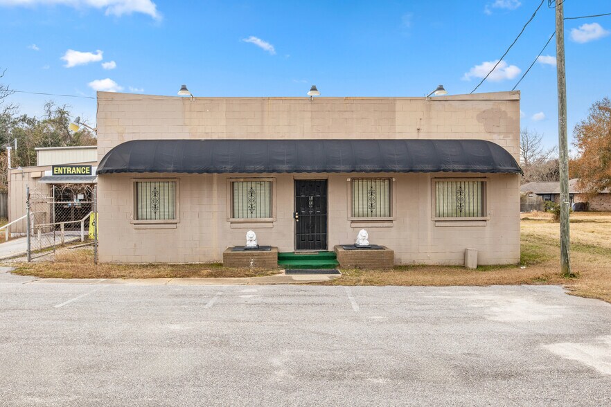 More Photos Of 4008 Dauphin Island Pky, Mobile Showroom For Sale