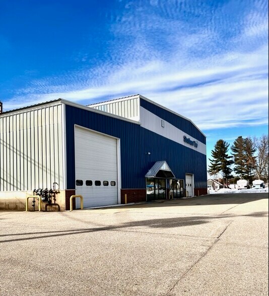 More Photos Of 4 Gator Rock Rd, Somersworth Distribution For Sale