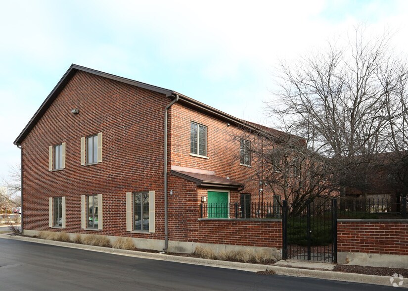 More Photos Of 1440 Maple Ave, Lisle Office For Lease
